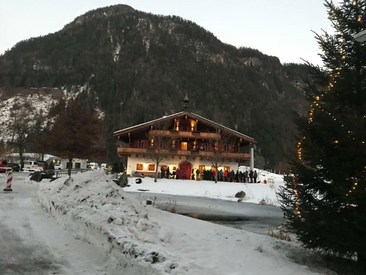 Grubhof Castle Flat For Families Appartamento Sankt Martin bei Lofer Esterno foto